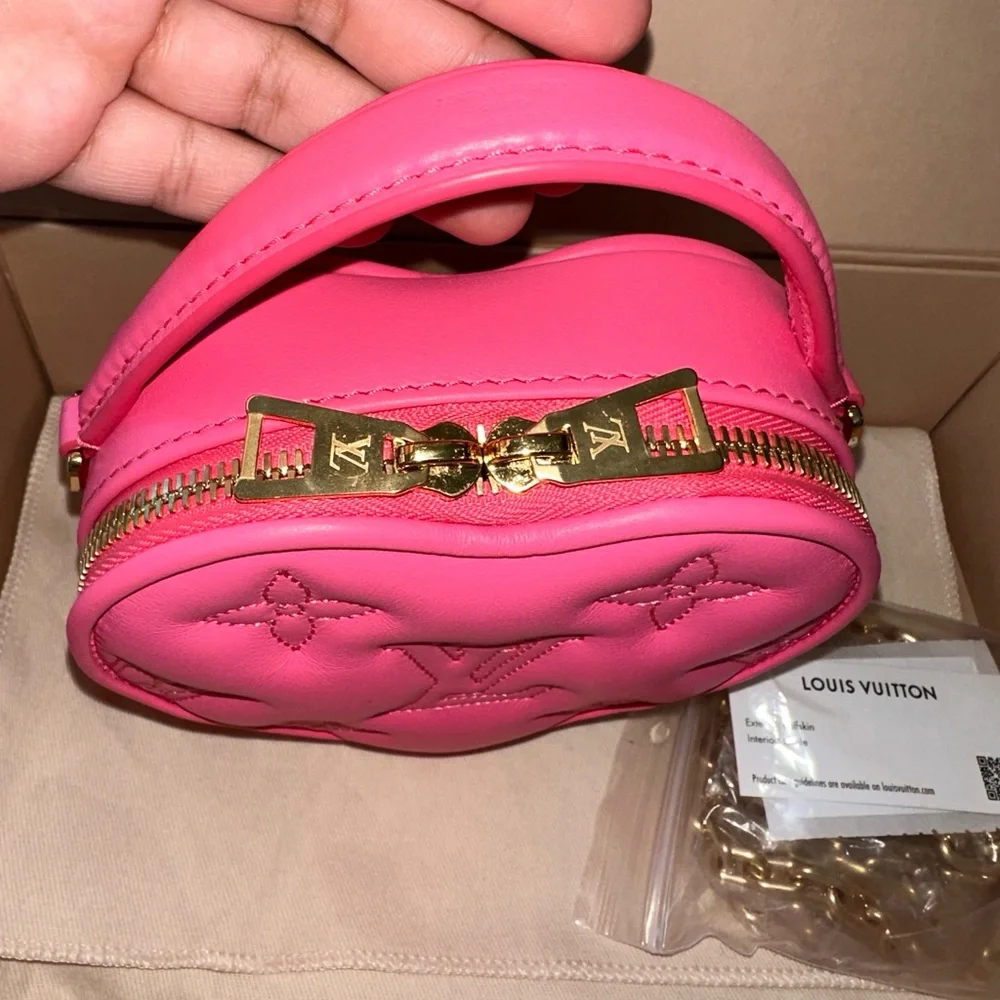 Louis Vuitton Pop My Heart Pouch Dragon Fruit Pink - Picture 4 of 13